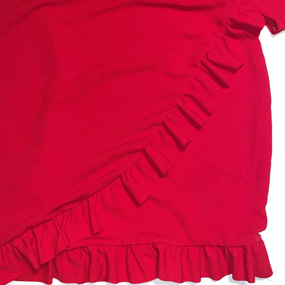 PrettyLittleThing Plus Red Ruffle Detail Wrap Dress - Picture 5 of 6